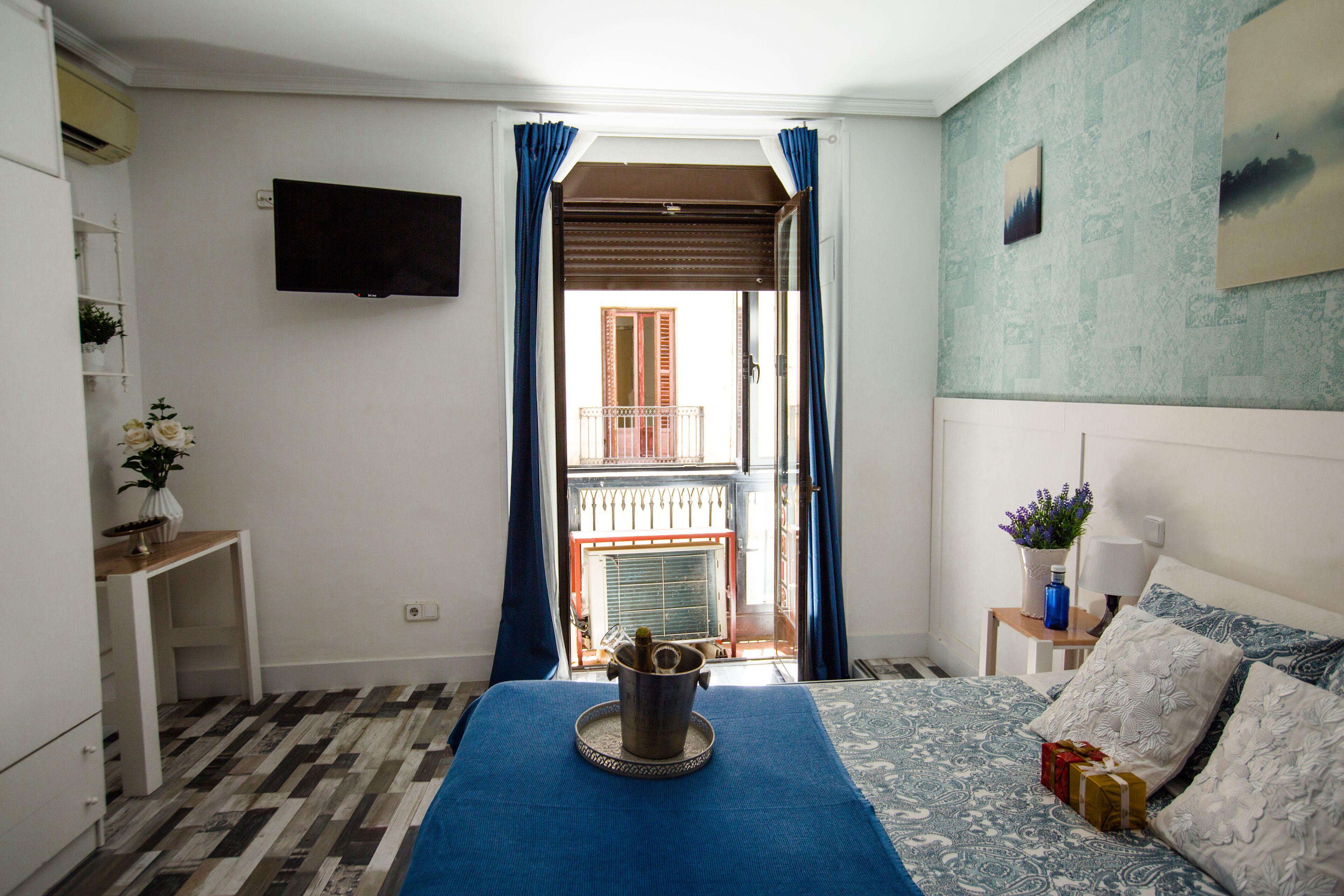 Hostal Adeco - Madrid — Fotos 1